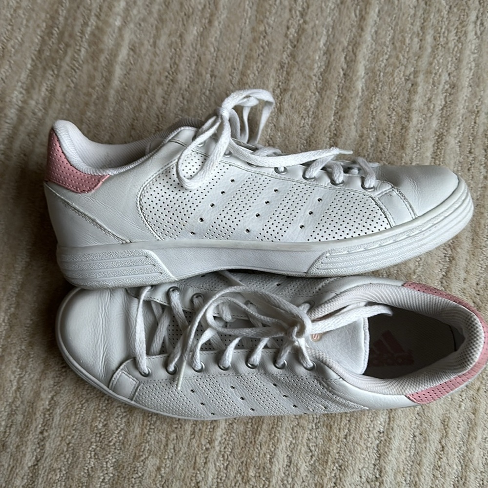 Adidas Women's Leather White Pink Tennis Shoes Court Perforated Rare Size 9.5